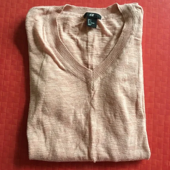 EUC H&M lightweight peach sweater S-M - Picture 2 of 7